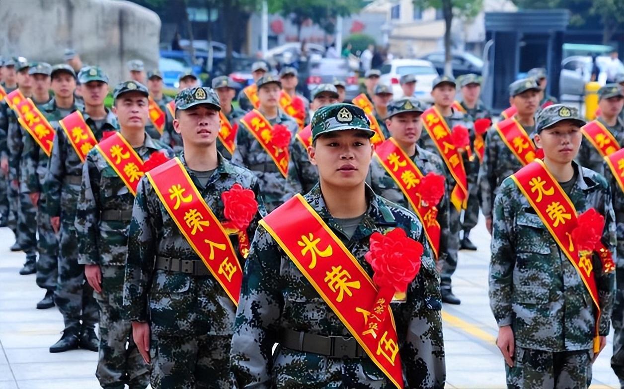 如何报名参军——迈向军旅生涯的第一步，报名参军指南，迈向军旅生涯的起点