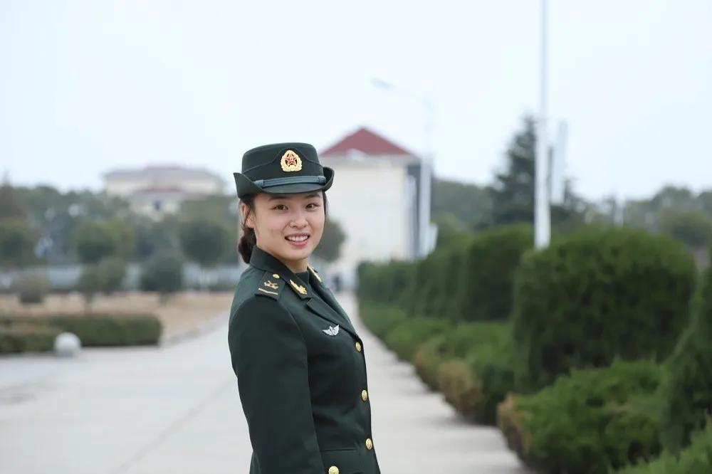 中国现代漂亮女兵单人图片的魅力与影响,中国现代漂亮女兵单人图片的魅力及其影响