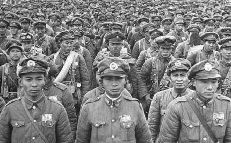 解放军与普通兵的区别,职责、角色与荣誉的差异,解放军与普通兵,职责、角色与荣誉的差异化解读