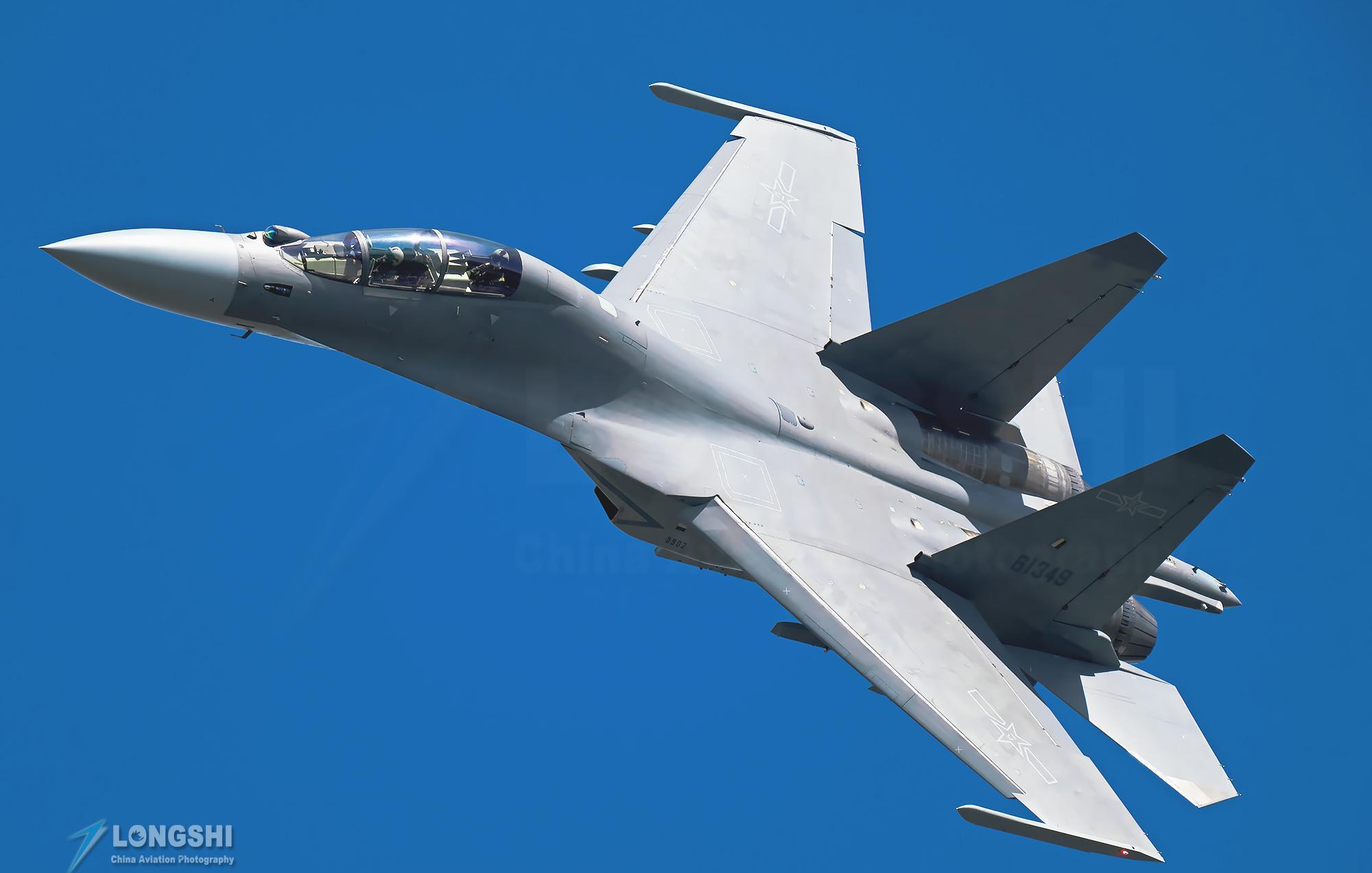 歼-16战斗机首飞成功,中国空中力量的崭新篇章,歼-16战斗机首飞成功,揭幕中国空中力量新篇章