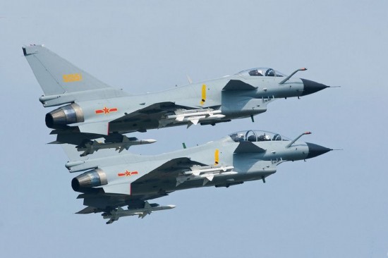 歼-10与歼-11战斗机的对比研究，歼-10与歼-11战斗机性能对比研究分析