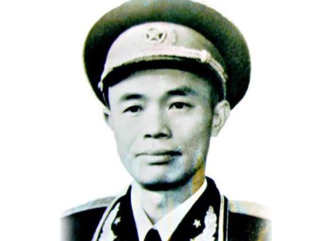 钟伟少将,铁血军魂的杰出代表,钟伟少将,铁血军魂的杰出典范