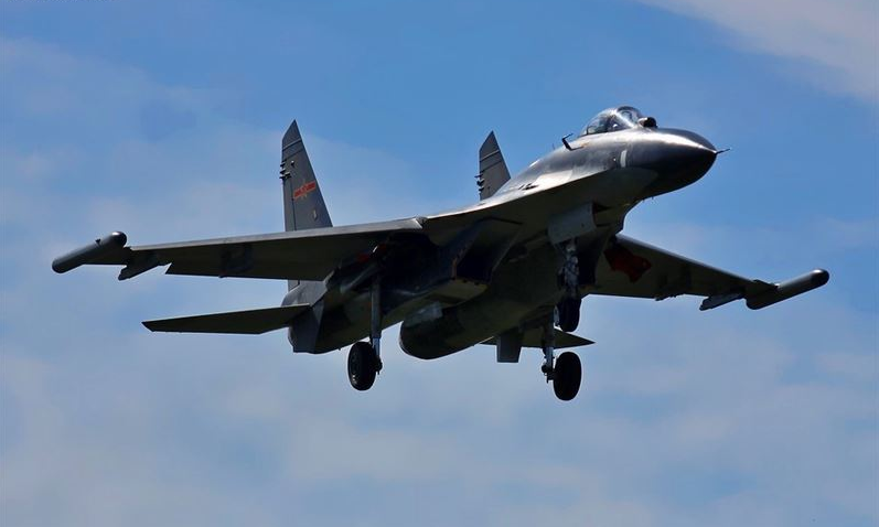 歼-16战斗机能否击败台风,现代战争中的挑战与应对,歼-16战斗机面临现代战争挑战,能否击败台风及应对策略探讨