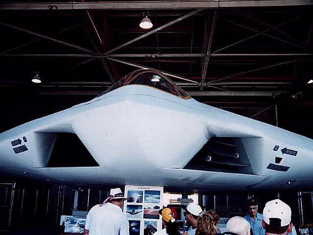 揭秘A-12复仇者攻击机,冷战时代的空中霸主,揭秘冷战时代的空中霸主,A-12复仇者攻击机揭秘