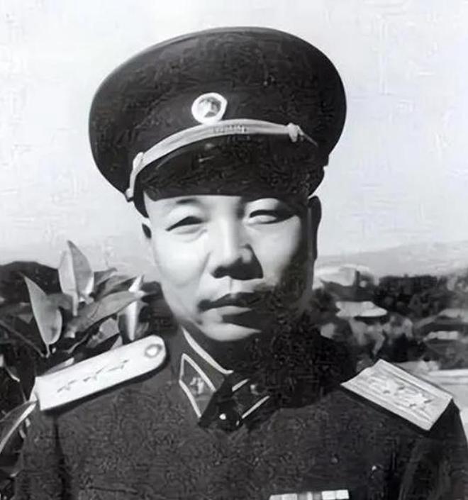 传奇人物,1955年最年轻的少将——英勇无畏的军事领袖,传奇人物,英勇无畏的军事领袖——最年轻的少将(1955年)