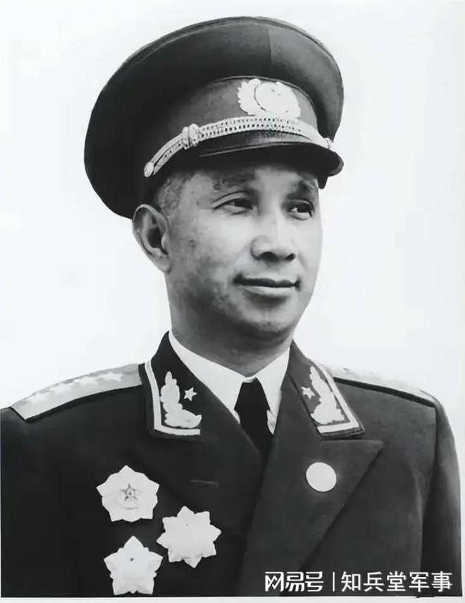 传奇人物,1955年最年轻的少将——英勇无畏的军事领袖,传奇人物,英勇无畏的军事领袖——最年轻的少将(1955年)