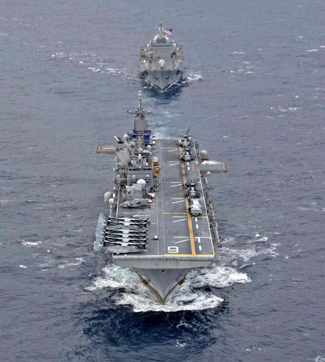 黄蜂两栖攻击舰