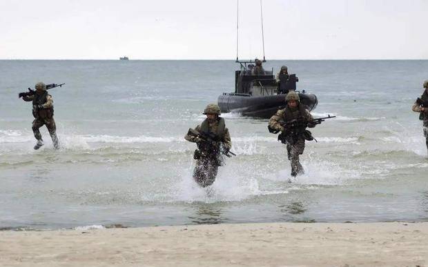 中俄合作,30艘战舰的交付与深远影响,中俄深化合作,交付30艘战舰及其对全球安全格局的深远影响