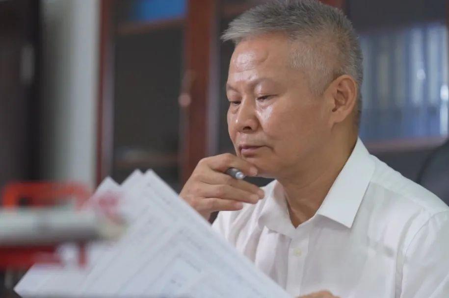 海牛今天刚刚发生的重大新闻,海牛今日重大新闻揭秘