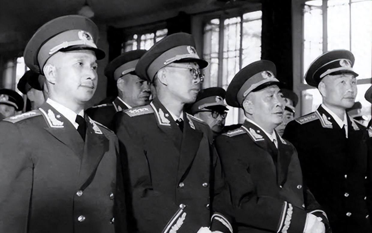 中国海军舰队司令军衔,荣耀与责任并存,中国海军舰队司令,荣耀与责任并存的军衔之路