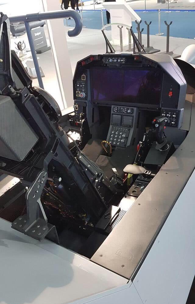 歼-10战斗机座舱详解图,歼-10战斗机座舱内部详解图解