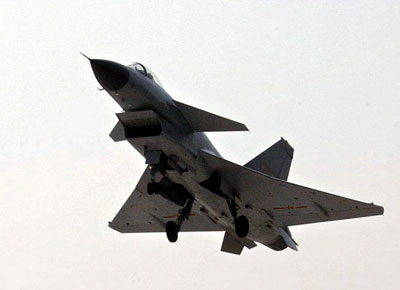 歼-10战斗机雷达系统深度解析,雷达技术的前沿应用,歼-10战斗机雷达系统深度解析,雷达技术的前沿应用探究