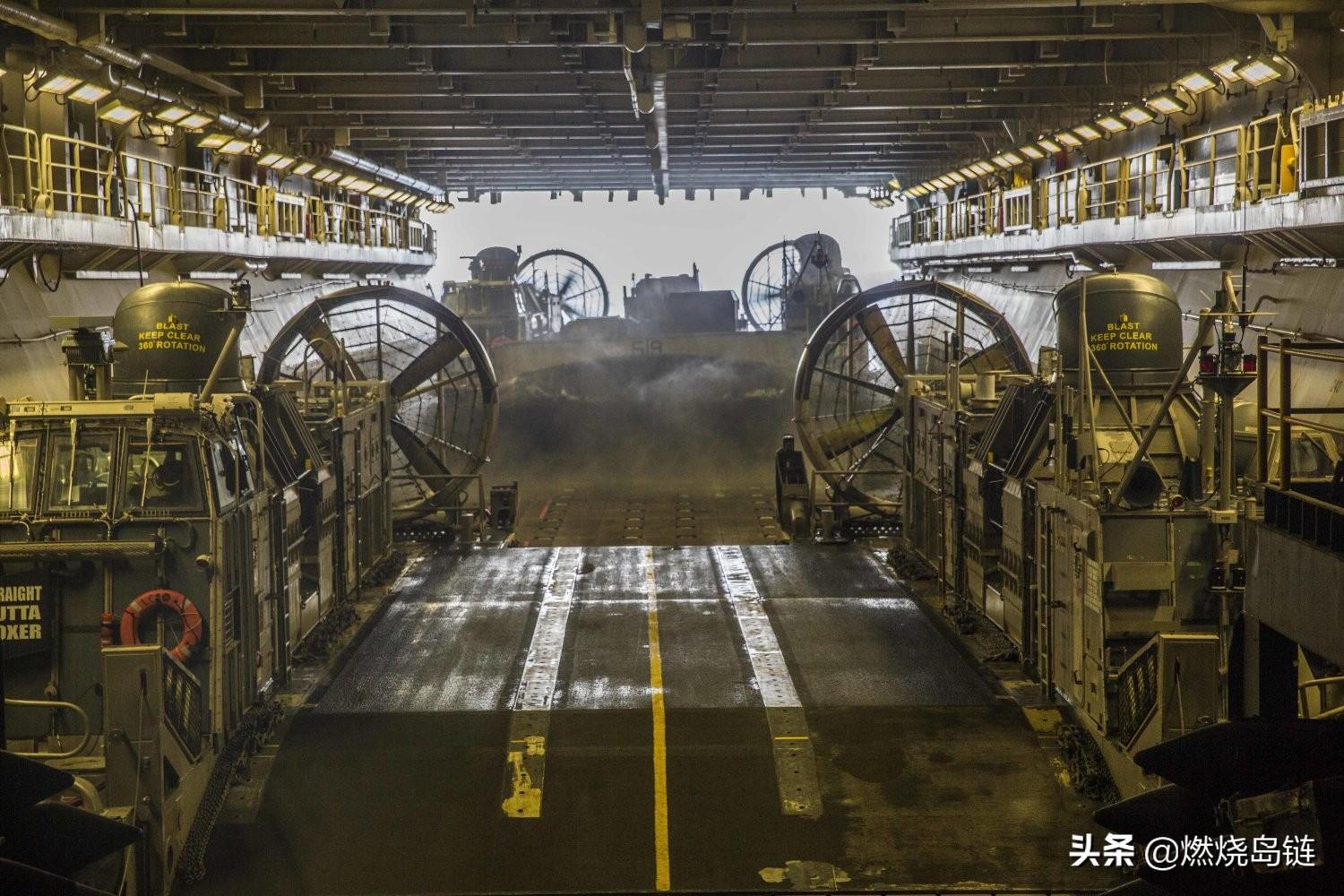 黄蜂级两栖攻击舰,多个起降点的设计与功能,黄蜂级两栖攻击舰,多起降点的设计与功能解析