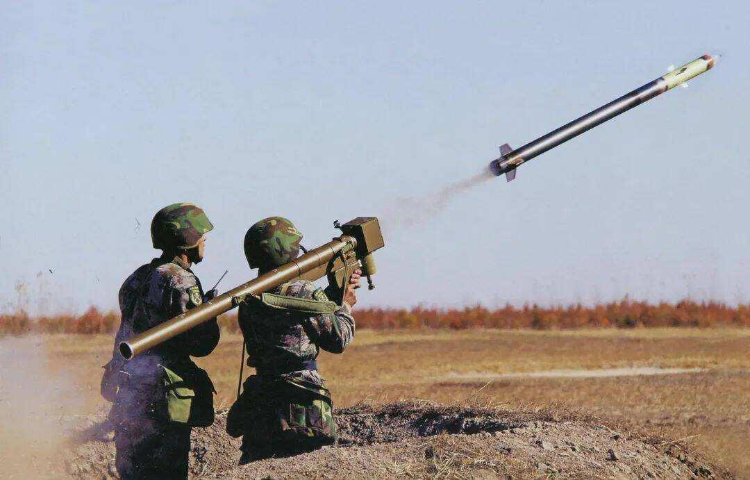 阿帕奇武装直升机与直-10,空中力量的两大巨头,阿帕奇武装直升机与直-10,空中力量的巅峰对决