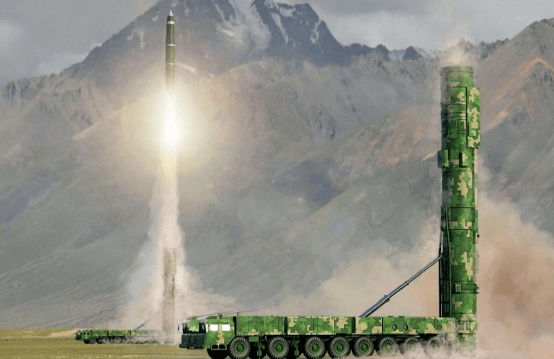 东风26导弹南海试射击中靶船视频,揭示中国军事力量的新篇章,东风26导弹南海试射成功,中国军事力量新篇章揭秘