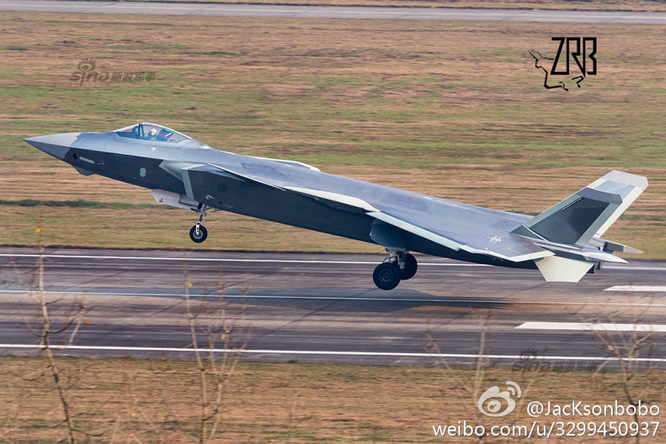 歼-20开始服役了吗?深度解析中国新一代隐身战斗机的进展,深度解析,中国新一代隐身战斗机歼-20的进展及服役状态