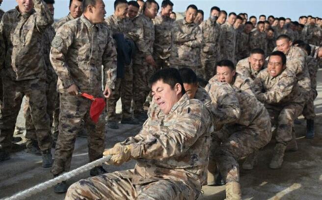 关于星空迷彩服,能否随便穿?,星空迷彩服穿着规定解析,非特定场合下能否随意穿着?