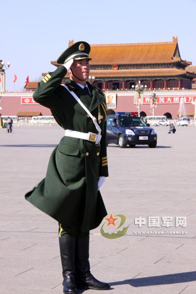 武警礼宾服,传统与现代的交融,武警礼宾服,传统与现代的完美交融