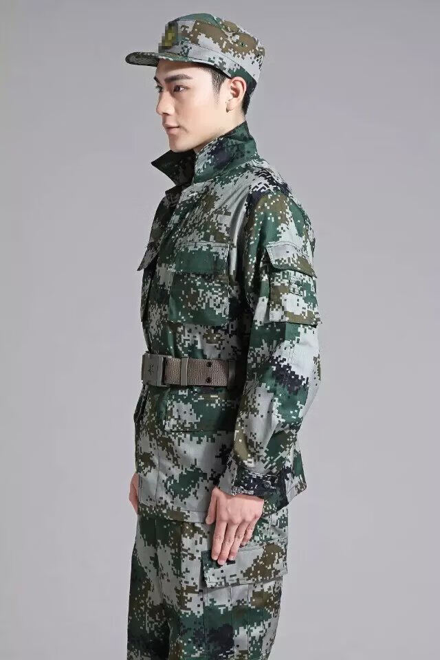 迷彩服与军装的归属关系探讨,迷彩服与军装的归属关系深度解析