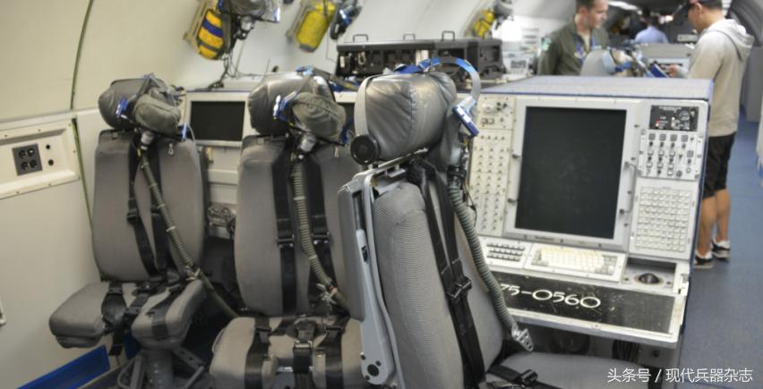 空警600上辽宁舰，空中力量的新里程碑，空警600登辽宁舰，空中力量新里程碑