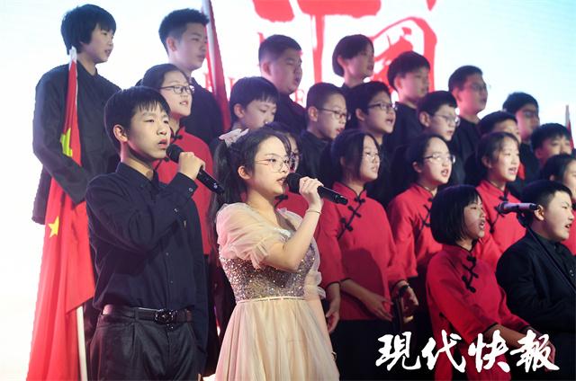 探索澳门未来之光,2025新澳门正版免费挂牌灯牌,澳门未来之光揭秘,2025新正版免费挂牌灯牌探索