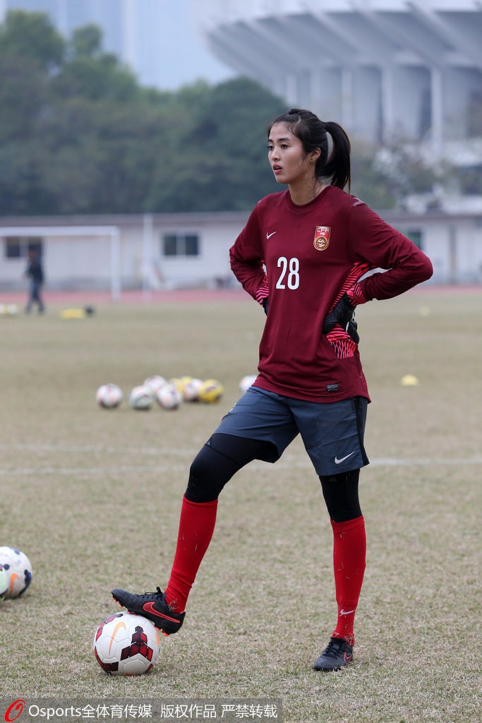 中国女足姑娘,照片背后的坚韧与力量,中国女足姑娘,坚韧与力量的无声见证