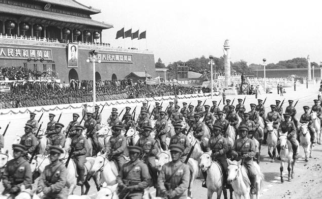 香港警队参加阅兵,展示力量与荣耀,香港警队阅兵,力量与荣耀的展示