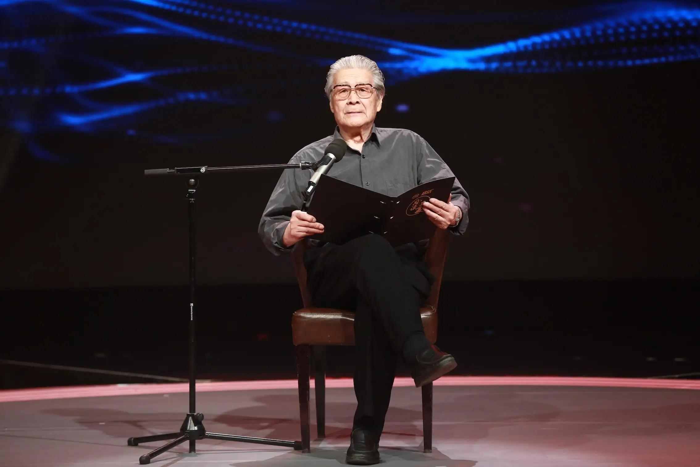 致敬2021共和国勋章获得者,九位杰出人物的荣耀时刻,致敬荣耀时刻,九位共和国勋章获得者闪耀2021的光辉篇章