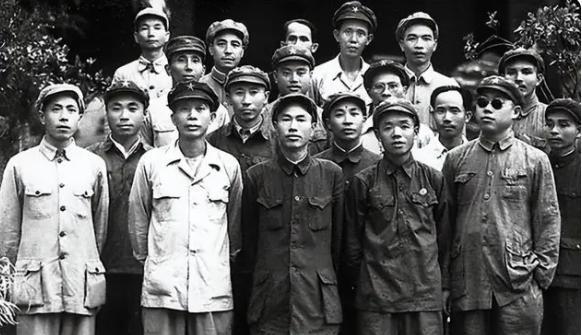 海南岛战役,总指挥的辉煌与荣耀,海南岛战役总指挥的辉煌历程与荣耀时刻