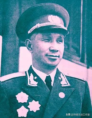 中国人民解放军军旗的样子与意义,中国人民解放军军旗的样式及其象征意义