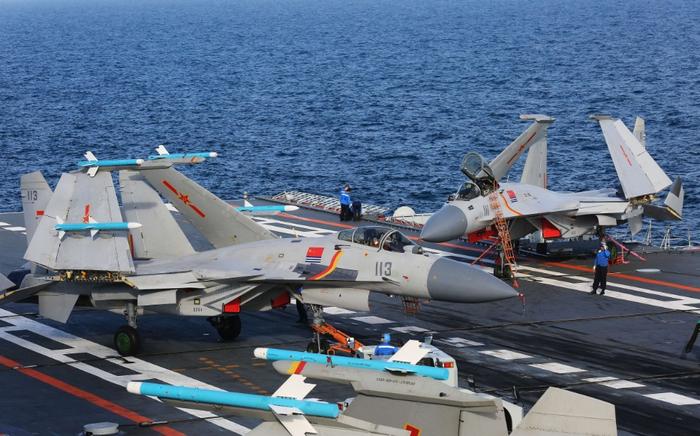 揭秘歼-15战斗机机翼折叠背后的技术奇迹,揭秘歼-15战斗机机翼折叠技术背后的奇迹