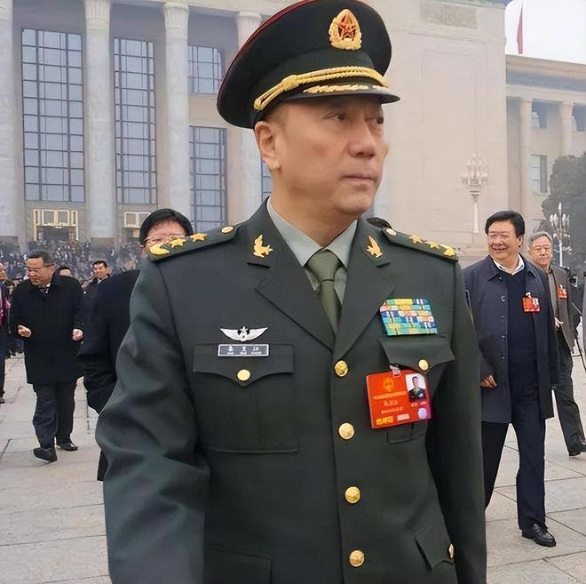 陆军司令与战区司令,职责、角色与战略协同,陆军司令与战区司令,职责、角色及战略协同解析