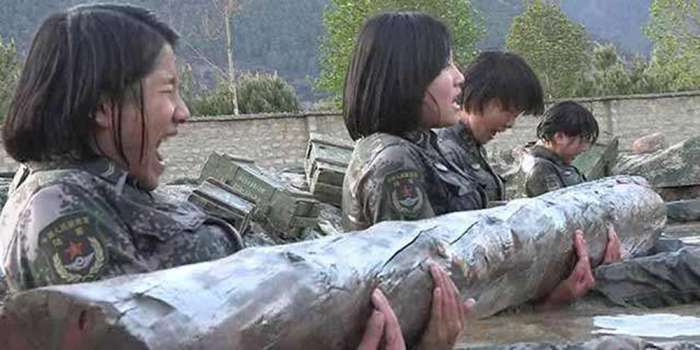 中国女特种兵在战场上的非凡勇气——生孩子的事迹,中国女特种兵战场上的非凡勇气与生育事迹的双重震撼