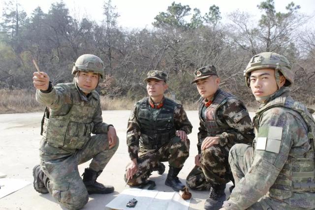 星空迷彩服,穿着的边界与文化的解读,星空迷彩服,穿着边界与文化解读之间的探索