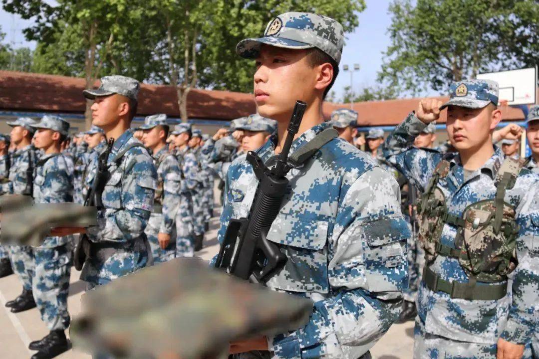 关于往届毕业生征兵规定的探讨,往届毕业生征兵规定探讨,政策解读与影响分析