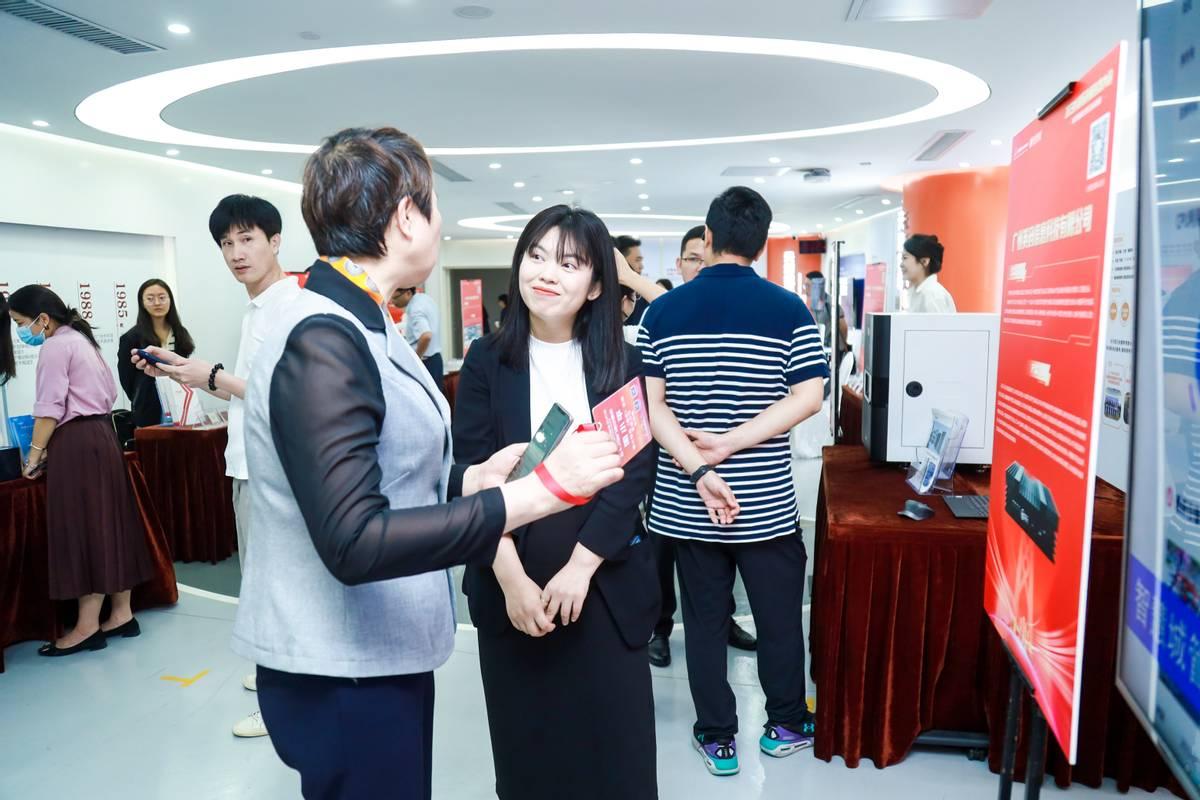 凤凰网新闻创新案例分析,凤凰网新闻创新案例深度解析