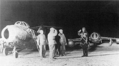 中国人民志愿军空军入朝参战，英勇无畏，捍卫和平，中国人民志愿军空军入朝参战，英勇捍卫和平