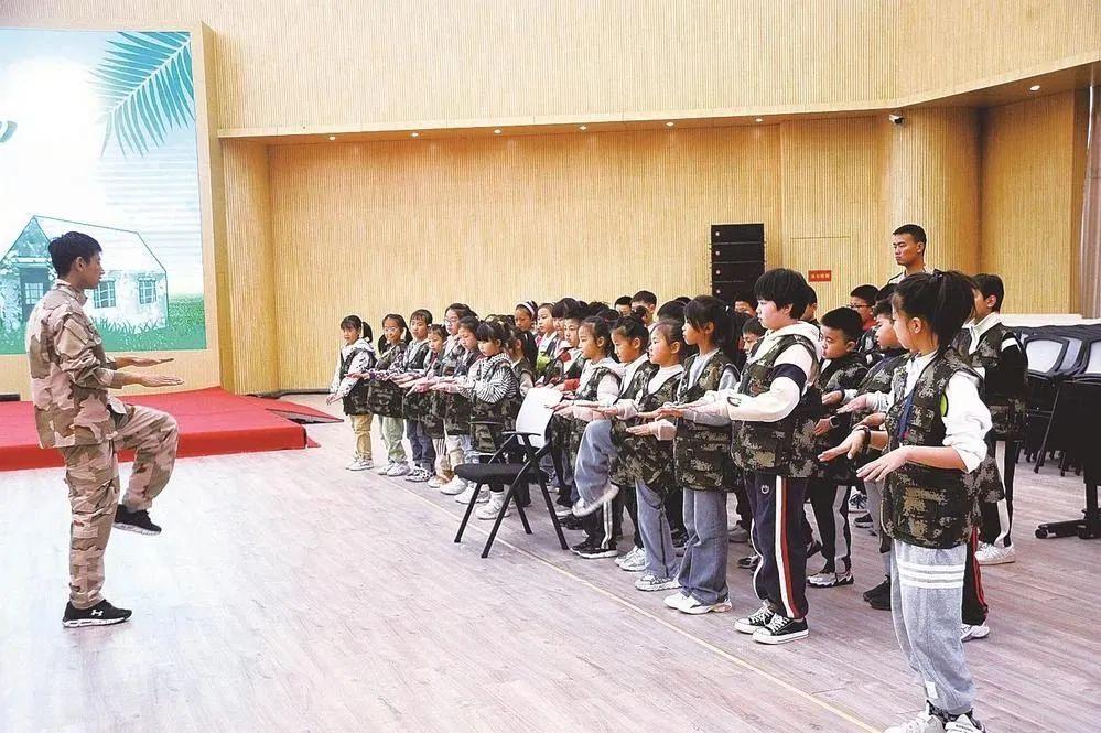 关于军事的最新新闻,我国新型军事装备展示及国际军事合作动态,最新军事新闻,我国新型军事装备展示及国际军事合作进展报告