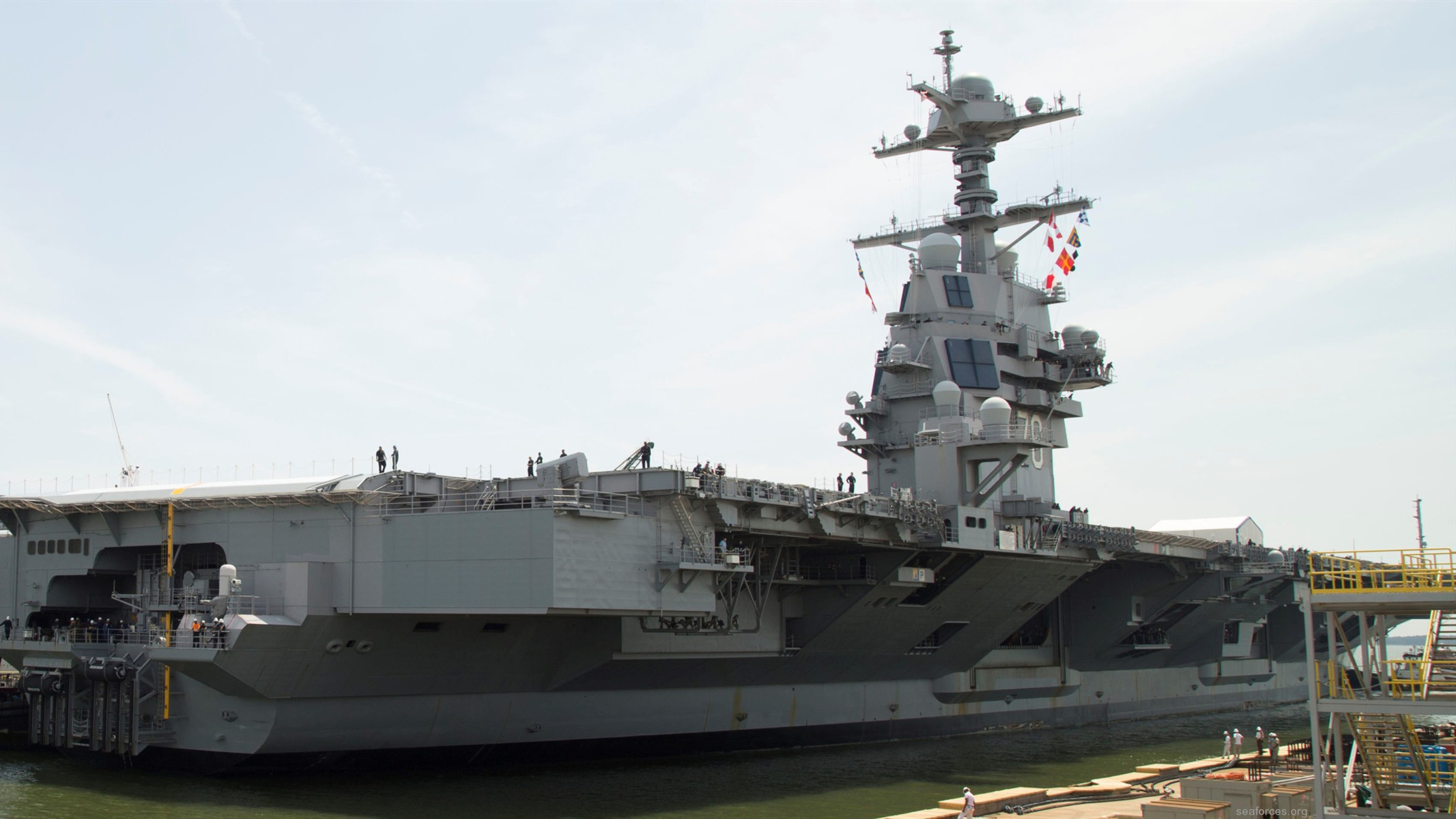 福特号航空母舰的构造,深度探究,福特号航空母舰深度探究,构造详解