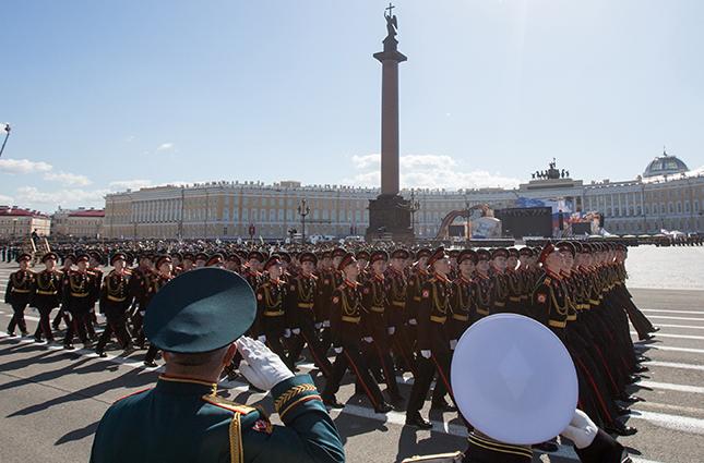 三军仪仗队标兵就位,荣耀与责任的象征,三军仪仗队标兵就位,荣耀与责任的交汇