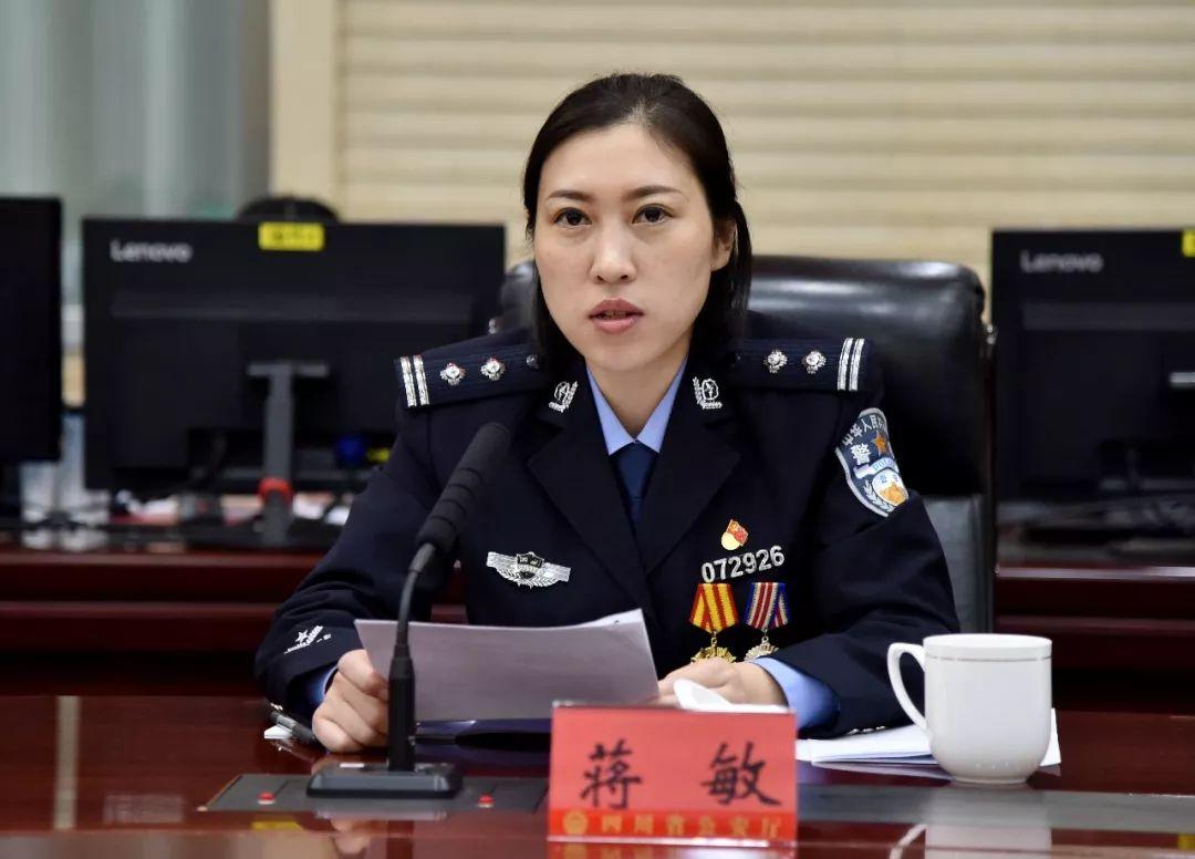 三军仪仗队标兵就位,荣耀与责任的象征,三军仪仗队标兵就位,荣耀与责任的交汇