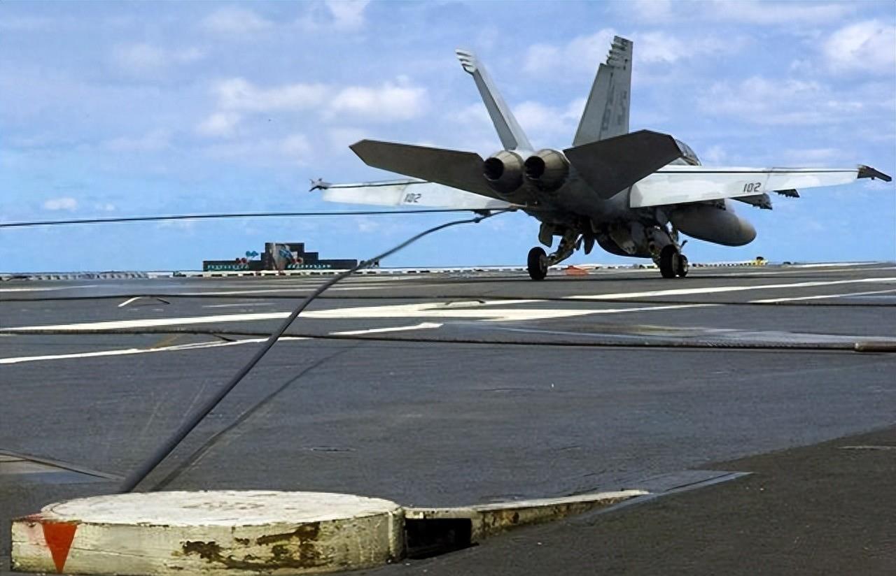 航母拦阻索,探索现代海军力量的关键要素,航母拦阻索,现代海军力量的核心探索之道