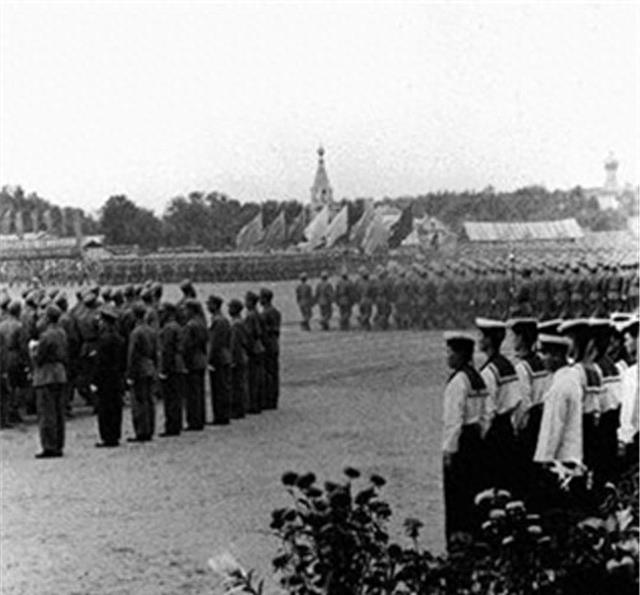 阅兵仪式，从十五年的辉煌到十九年的震撼——一场视觉盛宴的对比与解读，阅兵仪式，十五年至十九年的视觉盛宴对比与解读