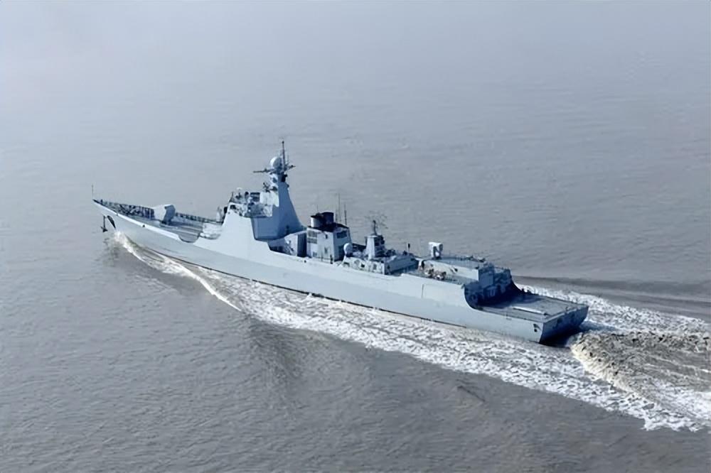 探索中国海军力量的璀璨明珠,052D驱逐舰135号,揭秘中国海军力量的璀璨明珠,全新亮相的052D驱逐舰135号