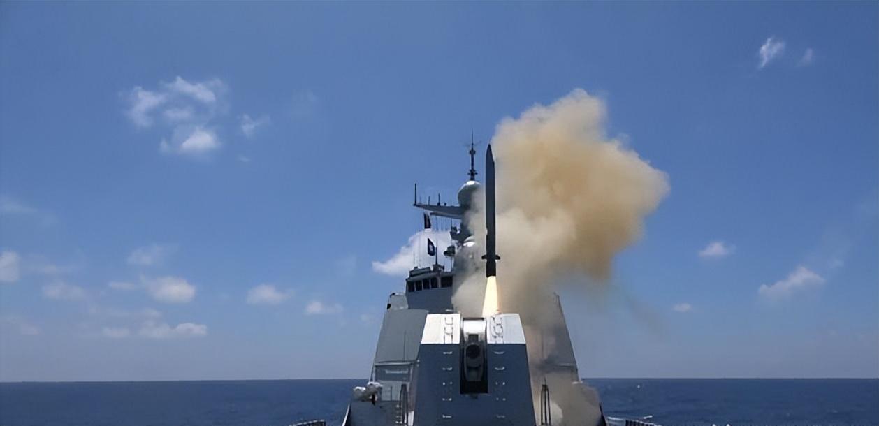 鹰击长空,鹰击-18潜射型反舰导弹,海上力量的锐利之箭,鹰击长空,鹰击-18潜射型反舰导弹——海上力量的锐利箭矢