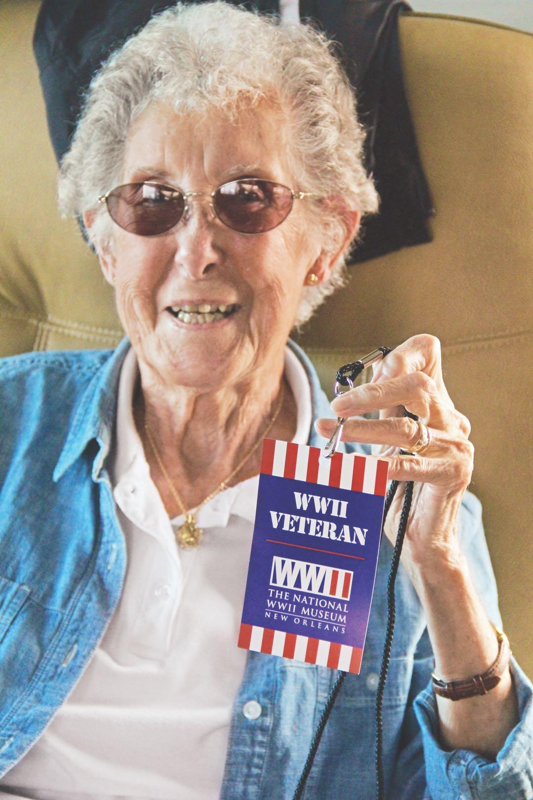 揭秘,揭秘中国海军的骄傲——揭秘中国首艘航母辽宁舰(原舷号,112)的身份与历程,揭秘中国首艘航母辽宁舰,身份与历程揭秘,中国海军的骄傲