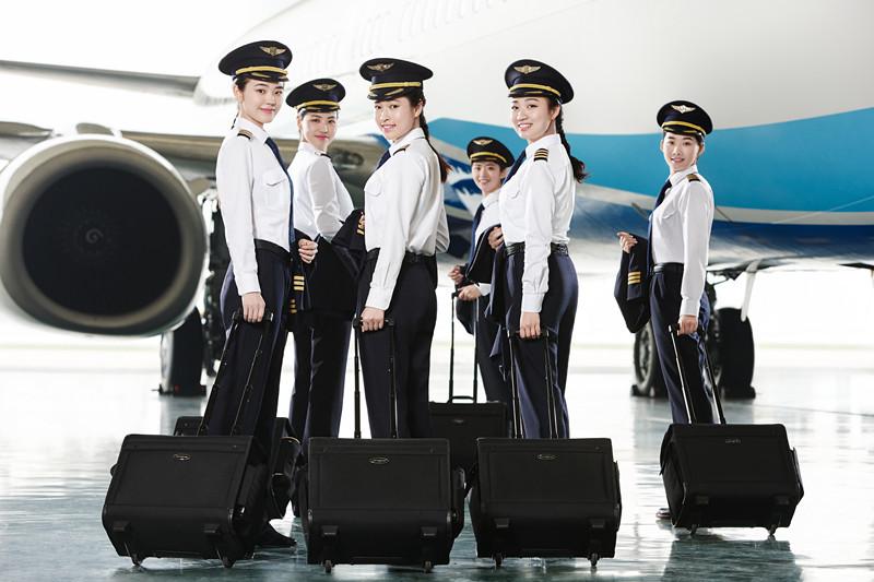 飞行员的报考条件及其重要性,飞行员的报考条件及其重要性解析