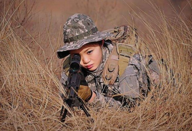 中国女特种兵,勇武之乎,智慧之光,中国女特种兵,勇武智慧,光芒四射