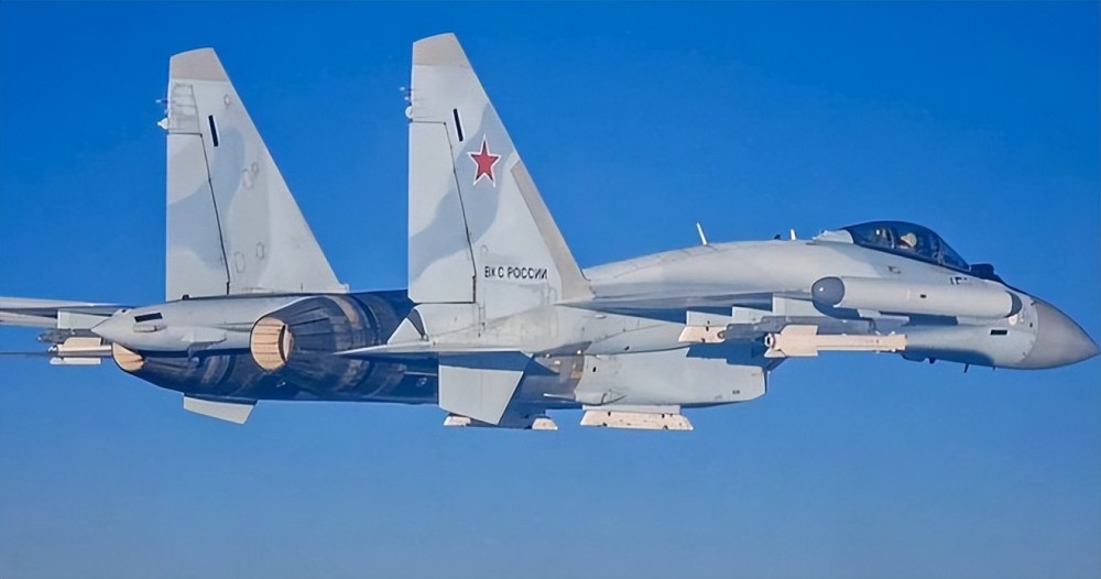 歼-16并非隐身战斗机,解析其特性与功能,歼-16特性与功能解析,非隐身战斗机的实力探究