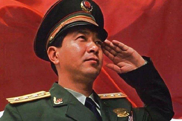 丁晓兵，英雄背后的家庭之谜——是否有子女？，揭秘丁晓兵英雄背后的家庭，子女状况如何？